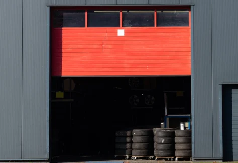 Garage Door Won’t Close? Causes & What to Check First